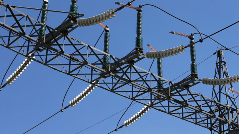 son-55-yilin-en-sicak-havasiyla-elektrik-tuketiminde-rekor-kirildi-DTlVTOn2.jpg